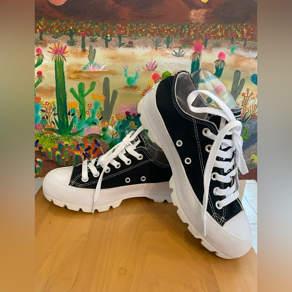Converse Lug Sole Sneakers, Color Black, White,Women's Size 8 - Picture 4 of 12